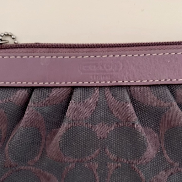 **3 for $30** Coach Signature Wristlet Monogram Pouch in Lilac - Picture 4 of 6